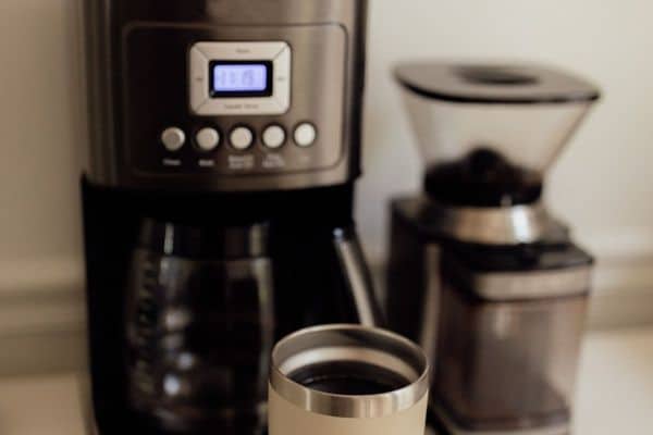 why the keurig descaling light stays on